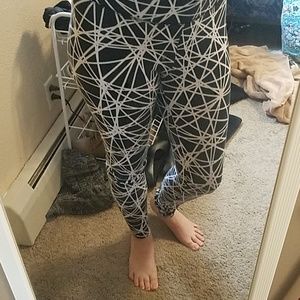 Black/white leggings